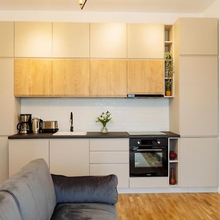 Sunny 2Br Flat - Top Location - Amazing Balcony Bukarest Kültér fotó