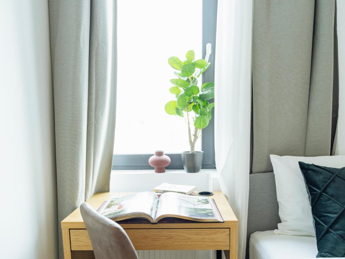 Sunny 2Br Flat - Top Location - Amazing Balcony Bukarest Kültér fotó
