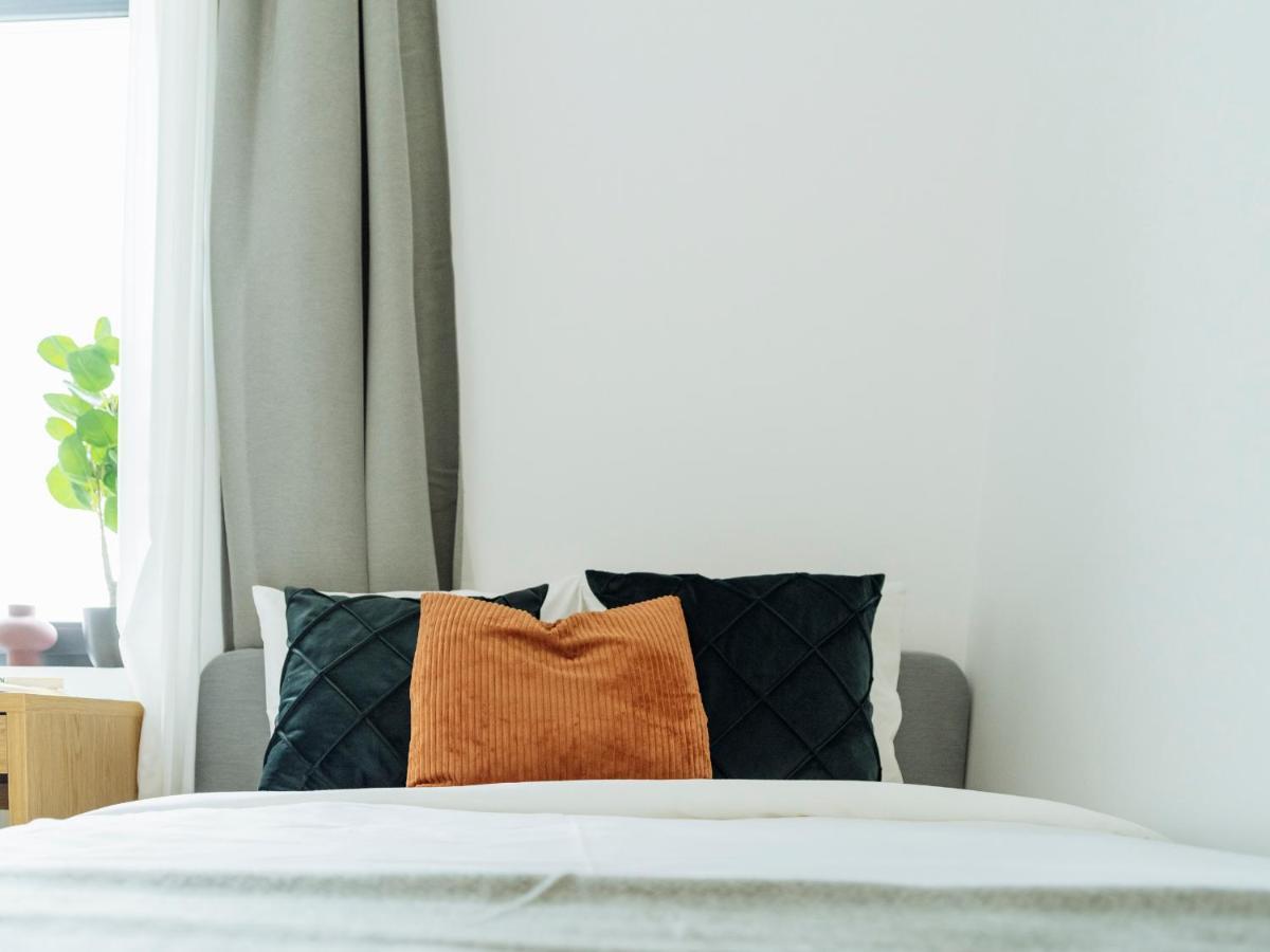 Sunny 2Br Flat - Top Location - Amazing Balcony Bukarest Kültér fotó