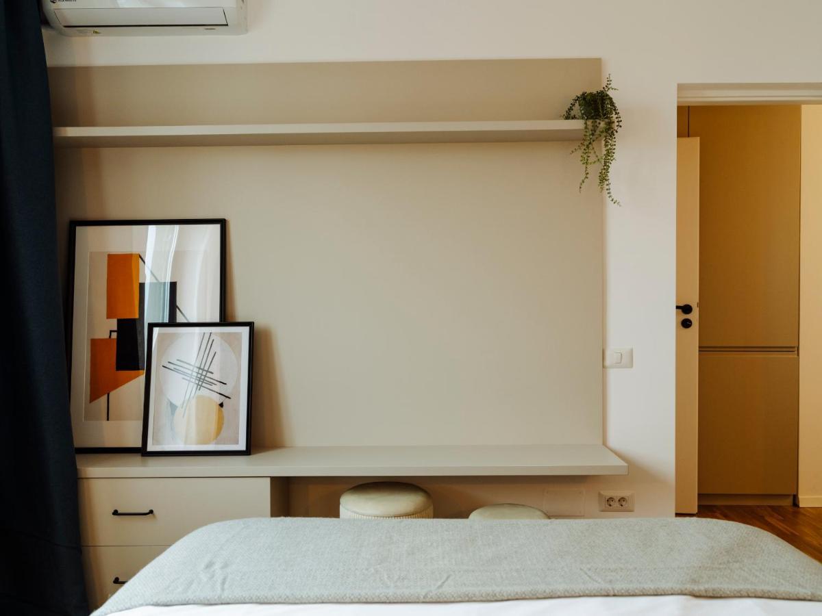 Sunny 2Br Flat - Top Location - Amazing Balcony Bukarest Kültér fotó