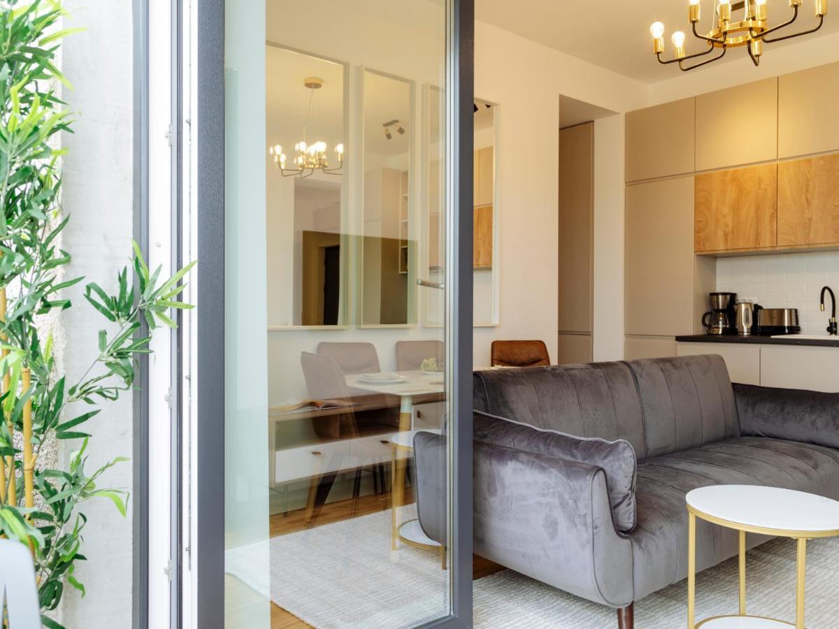 Sunny 2Br Flat - Top Location - Amazing Balcony Bukarest Kültér fotó