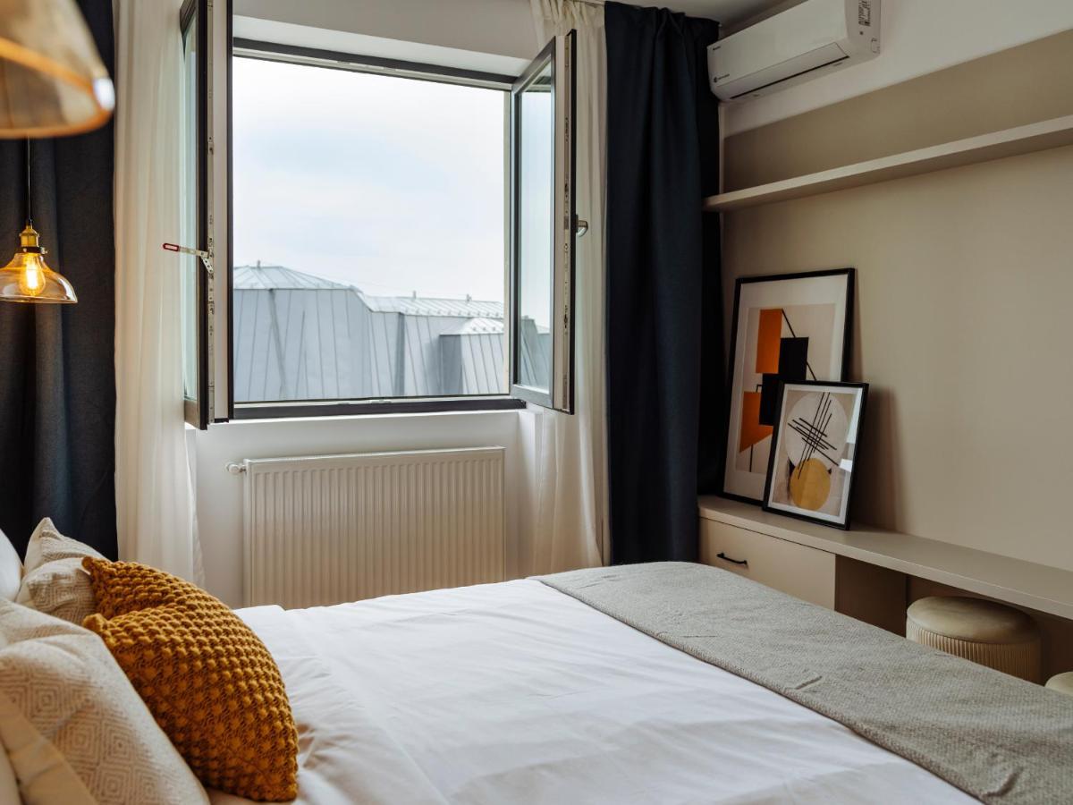 Sunny 2Br Flat - Top Location - Amazing Balcony Bukarest Kültér fotó