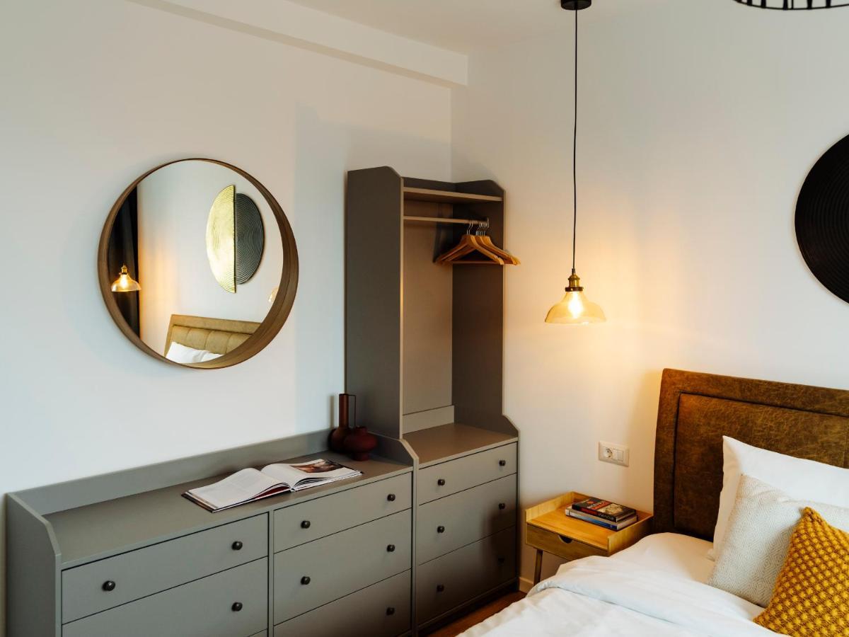 Sunny 2Br Flat - Top Location - Amazing Balcony Bukarest Kültér fotó